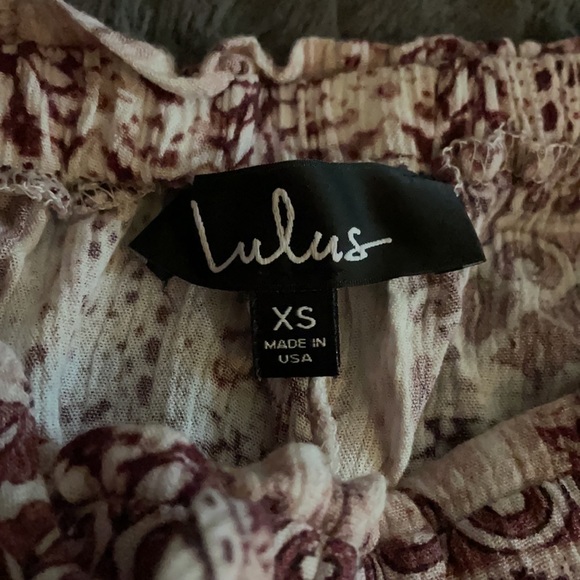 LULU'S Maroon & Cream Play Shorts XS - Picture 4 of 4